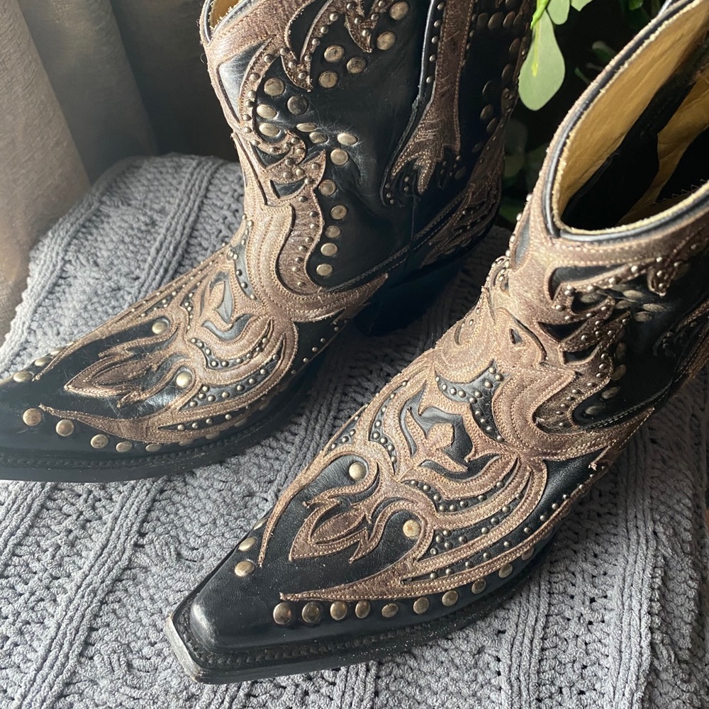 Western boots. Worn twice.